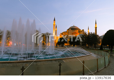 The Hagia Sophia Byzantine architecture and fountain in Istanbul The Hagia Sophia Byzantine architecture and fountain in Istanbul 13917636