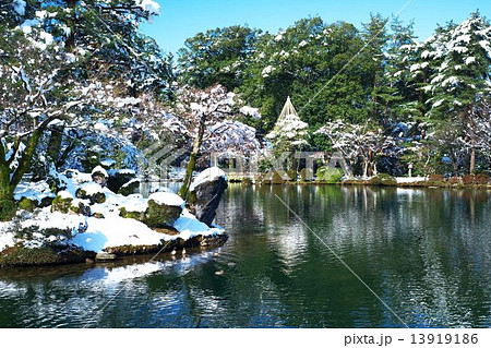 雪の兼六園 13919186