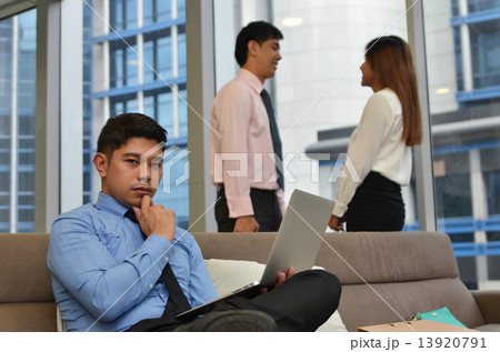 Asian Business Team Asian Business Team 13920791