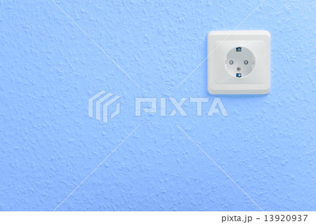 Single electric socket with plug 13920937