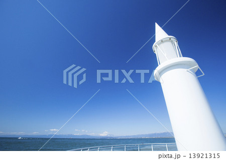 白い灯台と富士山 白い灯台と富士山 13921315