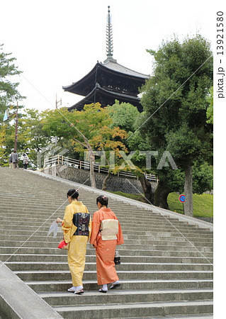 奈良　興福寺への五十二段の階段 13921580