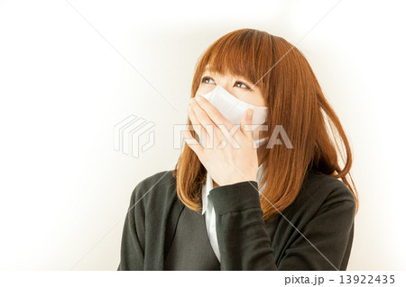 マスクの女性 13922435