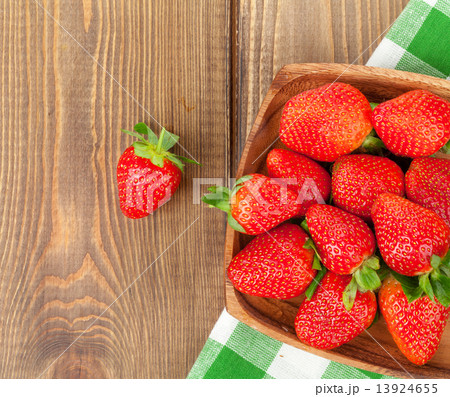 Fresh ripe strawberry in bowl 13924655