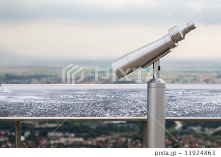 Binocular Viewer 13924863