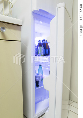 開けっ放し 13926560