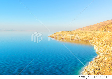 死海(ヨルダン、ロトの妻の柱より) 死海(ヨルダン、ロトの妻の柱より) 13930212