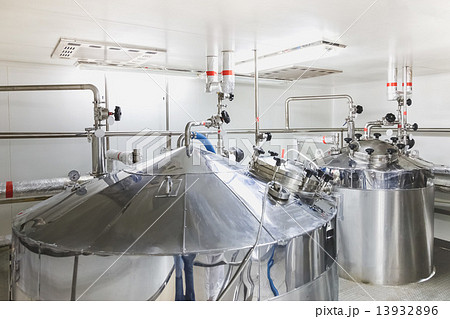 Water boiler or tank 13932896