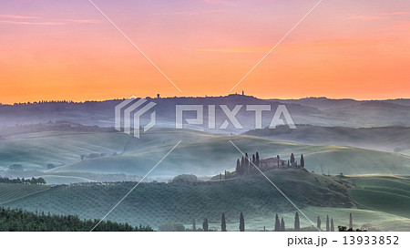 Tuscany sunrise 13933852
