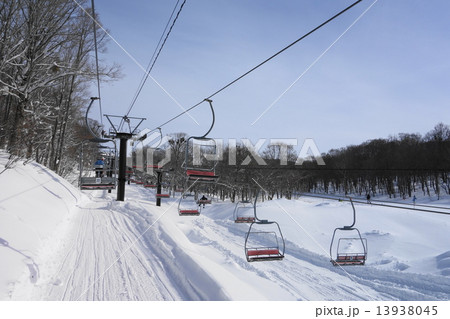 リフトに乗って リフトに乗って 13938045