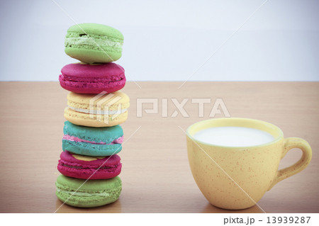 Macarons set with vintage pictures style or sweet pictures style. Macarons set with vintage pictures style or sweet pictures style. 13939287