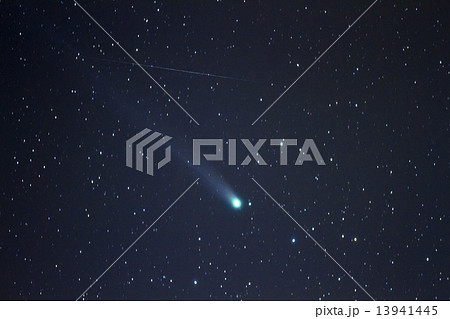 流れ星とラブジョイ彗星 13941445