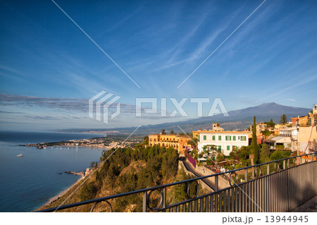 Sunrise in Taormina on Sicily 13944945