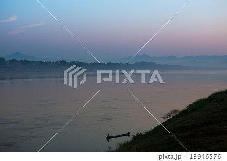 mekong river, thailand and laos 13946576