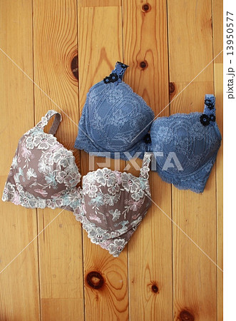 女性用下着　Eカップのワイヤー入ブラジャー 13950577
