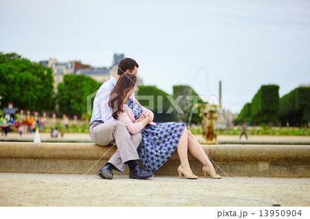 Couple in the Luxembourg garden of Paris Couple in the Luxembourg garden of Paris 13950904
