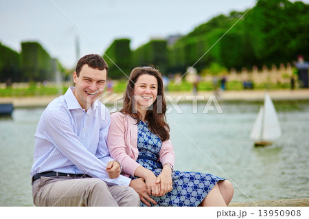 Couple in the Luxembourg garden of Paris Couple in the Luxembourg garden of Paris 13950908
