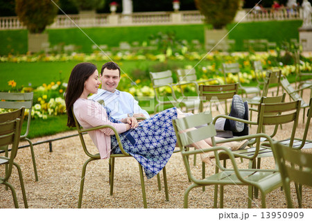 Couple in the Luxembourg garden of Paris Couple in the Luxembourg garden of Paris 13950909