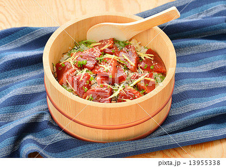 てこね寿司風（カツオ刺身しょうゆ漬け）イメージ。ぱぱ〜んアレンジのオリジナル創作料理。 13955338