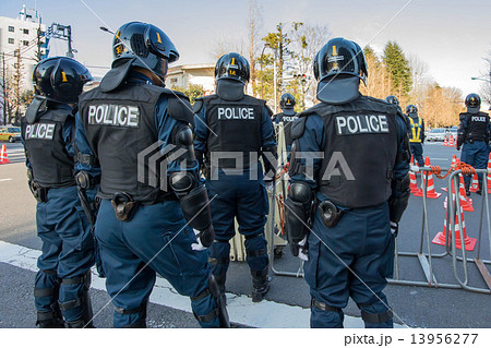 警察官 警察官 13956277