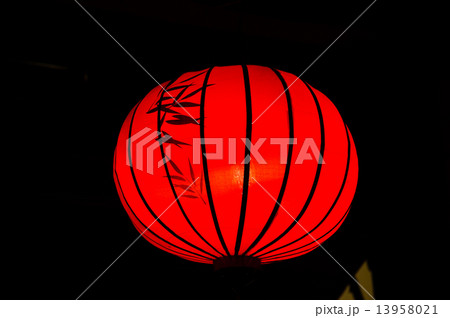 Traditional lamp in Old Town Hoi An, Vietnam Traditional lamp in Old Town Hoi An, Vietnam 13958021