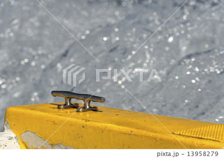 motor boat ship wake 13958279