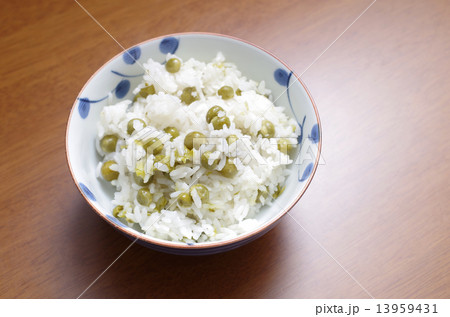 炊き立てグリーンピースご飯 炊き立てグリーンピースご飯 13959431