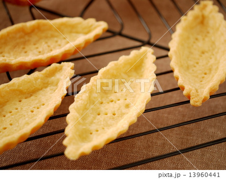 ボート型タルト 空焼き(横位置) ボート型タルト 空焼き(横位置) 13960441