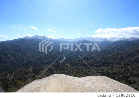 屋久島と太鼓岩と緑 13962810