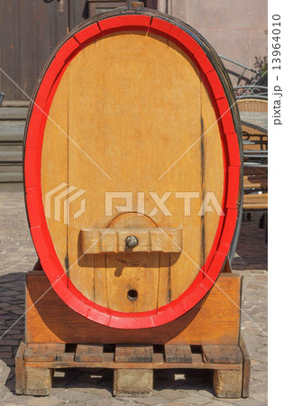 Barrel cask 13964010