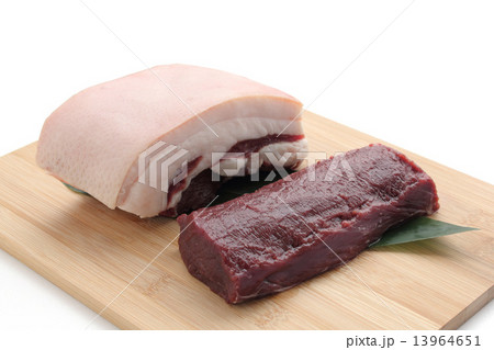 鹿肉と猪肉 13964651