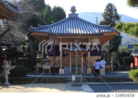 四国霊場第72番札所「曼荼羅寺」大師堂 13965658