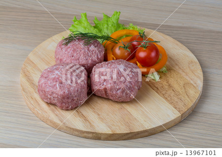 Raw burger cutlet 13967101