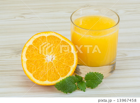 Fresh orange juice Fresh orange juice 13967458