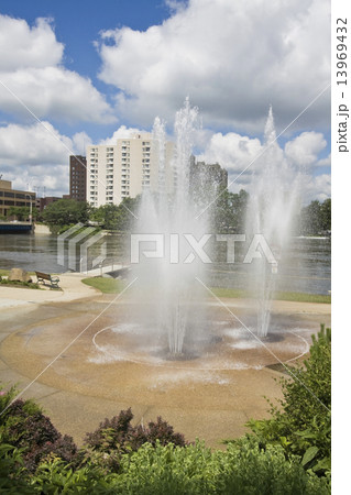 Fountain in Rockford 13969432