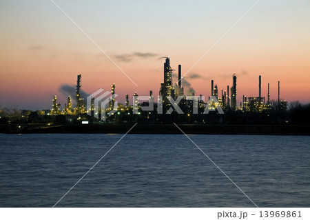 Refinery in Canada Refinery in Canada 13969861