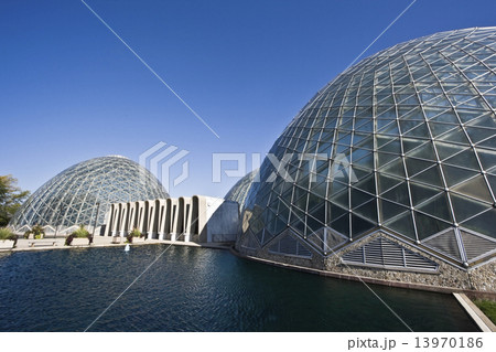 Domes of a Botanic Garden in Milwaukee 13970186