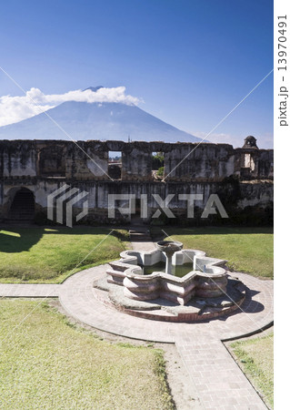 Fountain in Antigua 13970491