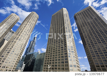 Apartment buildings in Chicago 13970677