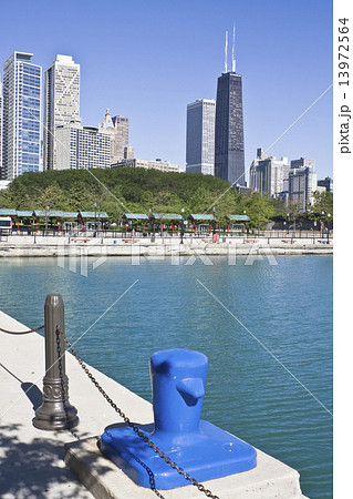 Office buildings in Chicago 13972564