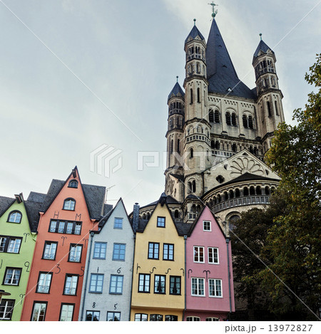 Great St. Martin Churchand and colorful houses of Cologne 13972827