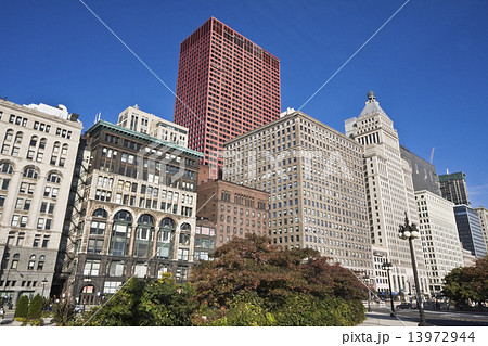 South Michigan Avenue South Michigan Avenue 13972944