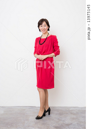 30代女性 30代女性 13975145