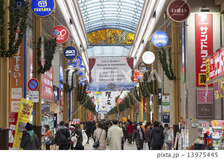 新年の浜の町商店街の写真素材