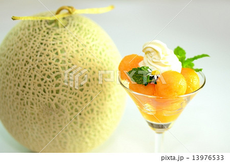 フルーツパフェ 13976533