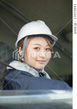 strong woman 13979941