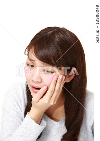 虫歯の女性 虫歯の女性 13980049