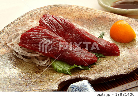 鯨の刺身 13981406