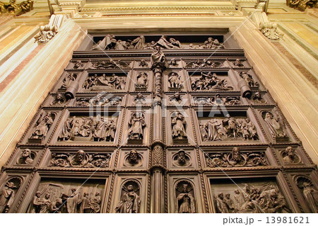 Russian orthodoxy cathedral temple interior 13981621