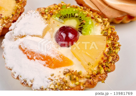 sweet cakes  13981769